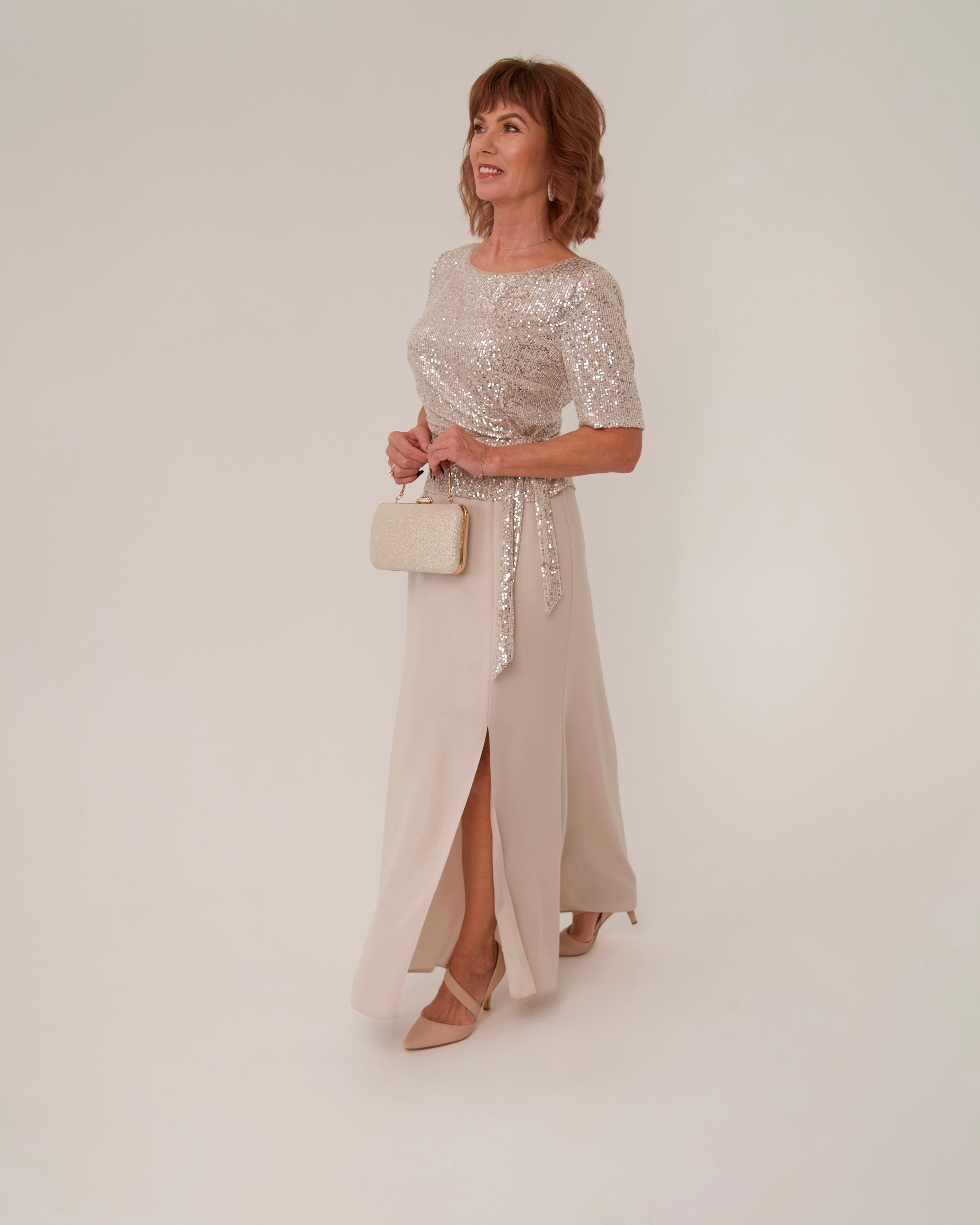 Šampano spalvos vakarinė suknelė